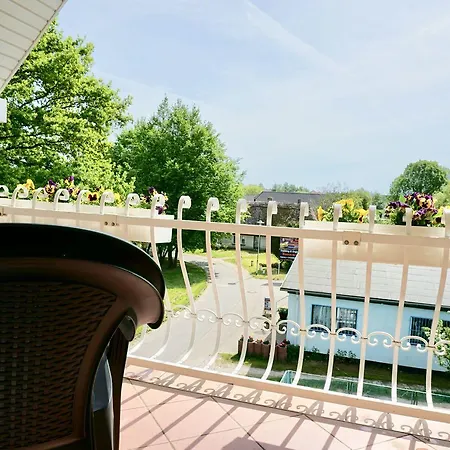 Traum Dachgeschosswohnung Am Teich *