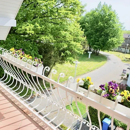 Traum Dachgeschosswohnung Am Teich * Altenkirchen (Mecklenburg-Vorpommern)