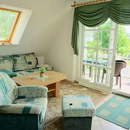 Traum Dachgeschosswohnung Am Teich Lägenhet Altenkirchen (Mecklenburg-Vorpommern)
