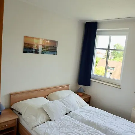 Lägenhet Traum Dachgeschosswohnung Am Teich Altenkirchen (Mecklenburg-Vorpommern)