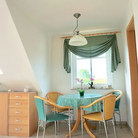 Traum Dachgeschosswohnung Am Teich *